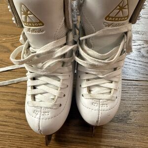 Jackson Última - Artiste Kids Figure Skates